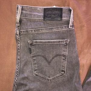 never been worn light black Levi 720’s !!